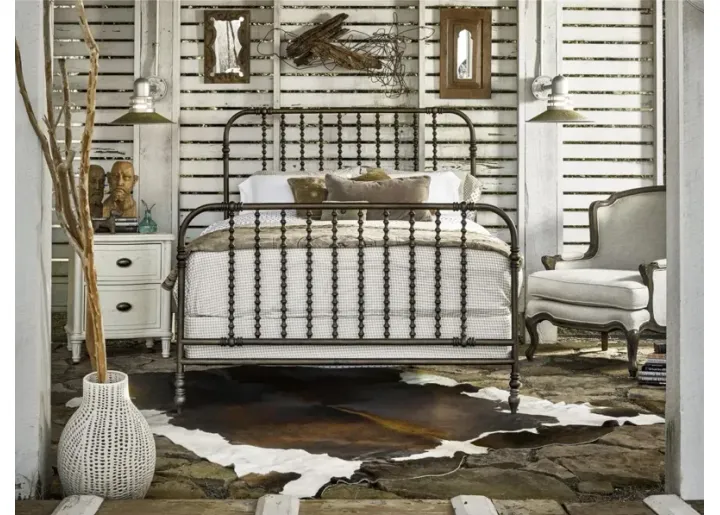104146-universal-curated-river-bank-queen-guest-room-bed-63-1.webp