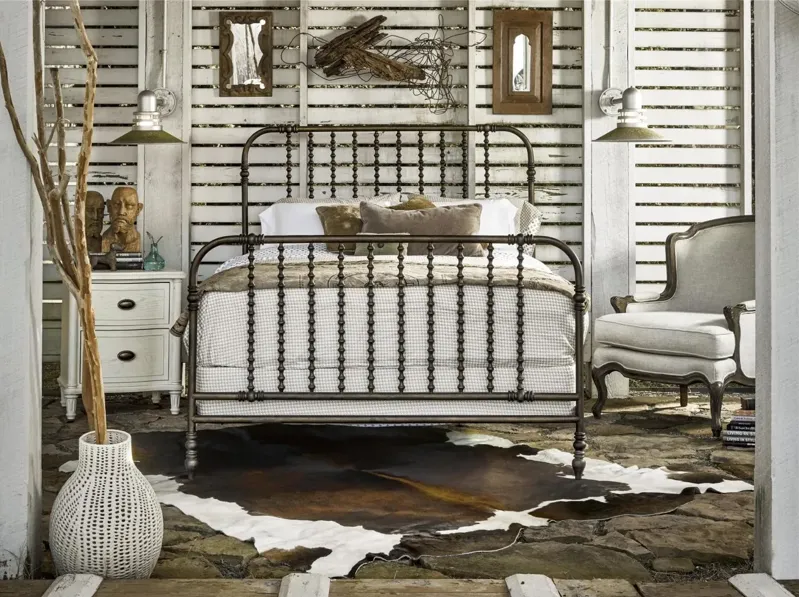 104146-universal-curated-river-bank-queen-guest-room-bed-63-1.webp