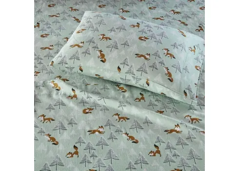 112042-olliix-intelligent-design-full-seafoam-foxes-cozy-soft-cotton-novelty-print-flannel-sheet-set-1.webp