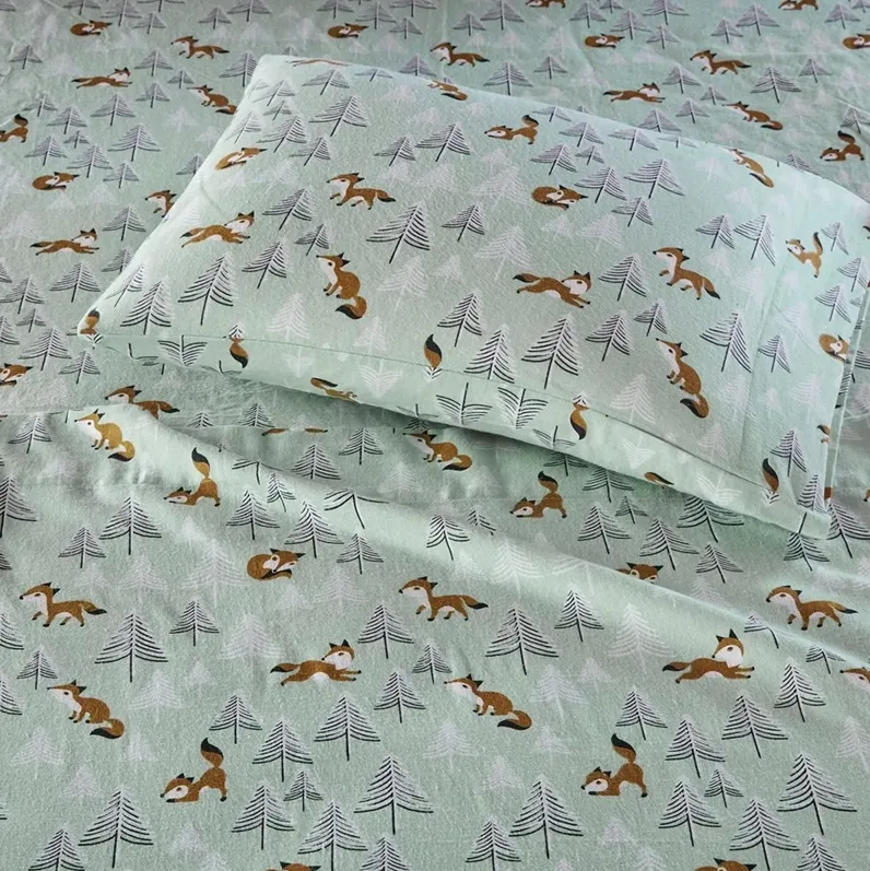 112042-olliix-intelligent-design-full-seafoam-foxes-cozy-soft-cotton-novelty-print-flannel-sheet-set-1.webp