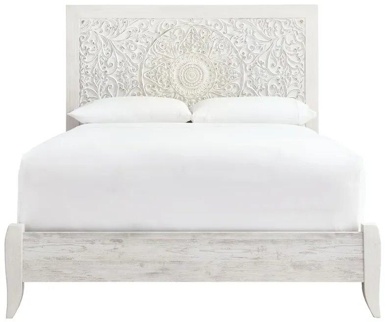 114371-ashley-paxberry-whitewash-queen-panel-bed-63-1.webp