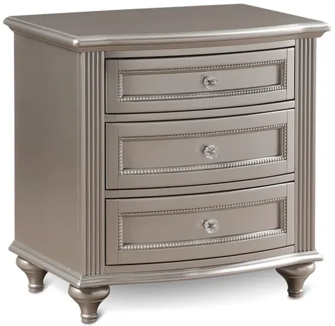 14490-chantilly-3-drawer-nightstand-silver-1.webp