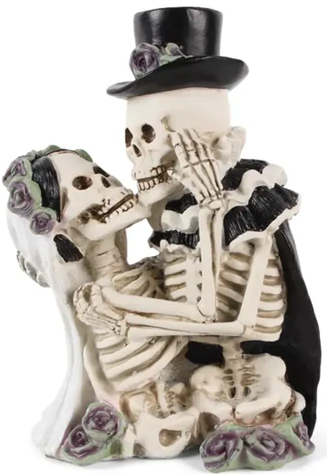 14997-skeletons-kissing-1.webp