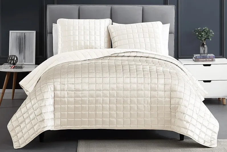37943-constock-white-3-pc-queen-coverlet-set-white-1.webp