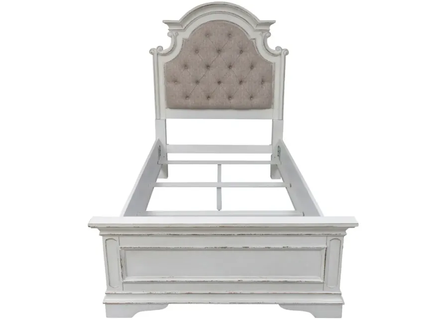 Liberty Furniture Magnolia Manor Upholstered Bed-45