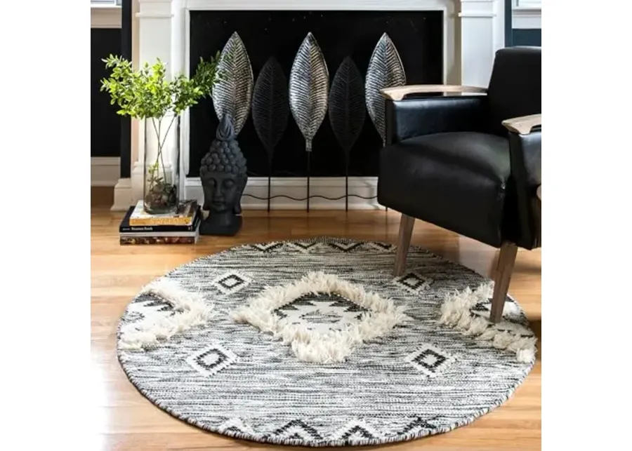 nuLOOM Savannah Moroccan Tasseled Wool Accent Rug, 4' Round, Black-Black
