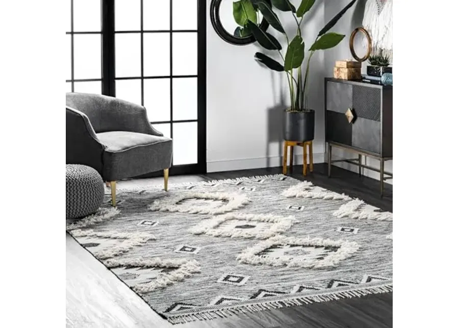 nuLOOM Savannah Moroccan Tasseled Wool Area Rug, 4x6, Black-Black
