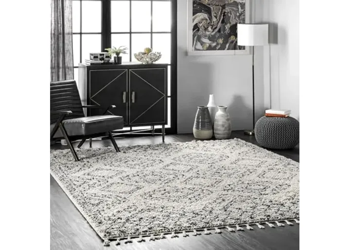 64399-nuloom-vasiliki-moroccan-shag-tasseled-area-rug-5×8-off-white-vasiliki-off-white-1.webp
