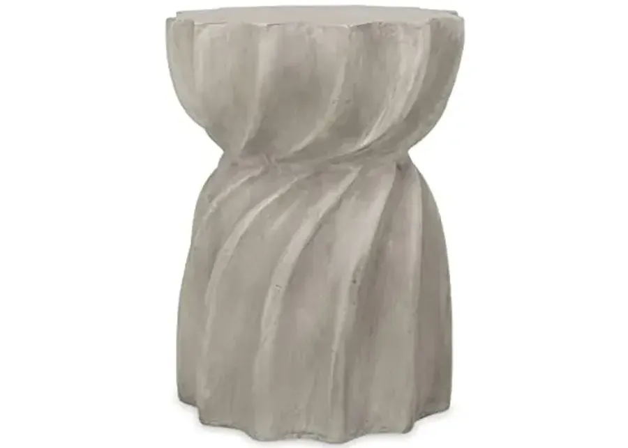 Christopher Knight Home Robin Outdoor Contemporary Lightweight Accent Side Table, Concrete Finish-Robi, concrete Finish 1 64848-christopher-knight-home-robin-outdoor-contemporary-lightweight-accent-side-table-concrete-finish-robi-concrete-finish-1.webp