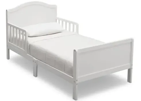 67774-delta-children-bennett-wood-toddler-bed-greenguard-gold-certified-bianca-white-bianca-white-1.webp