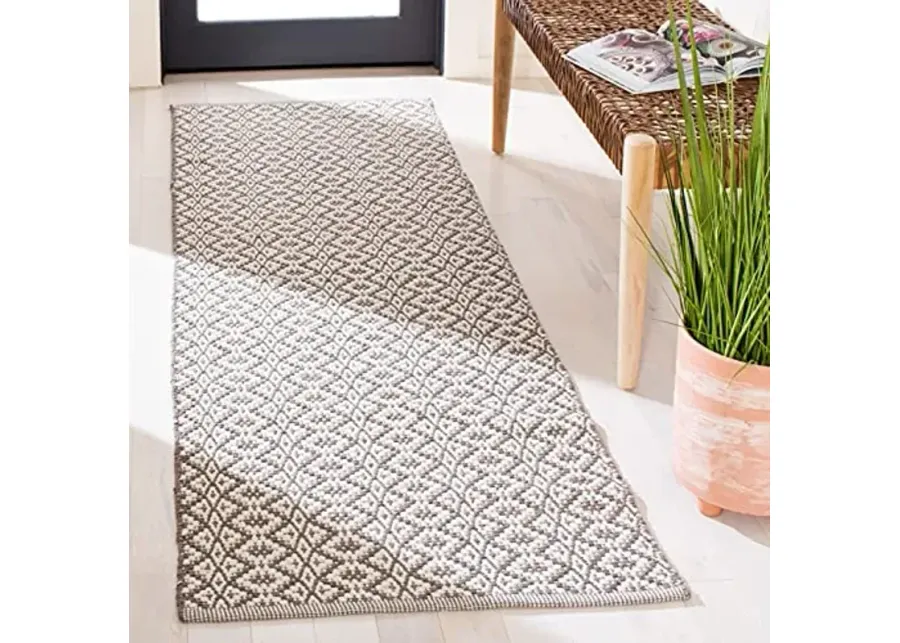 SAFAVIEH Montauk Collection Accent Rug - 2'3" x 3'9\-Ivory, Grey