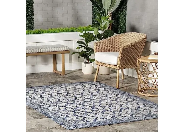 68329-nuloom-chaya-geometric-machine-washable-indoor-outdoor-area-rug-4×6-blue-chaya-blue-1.webp