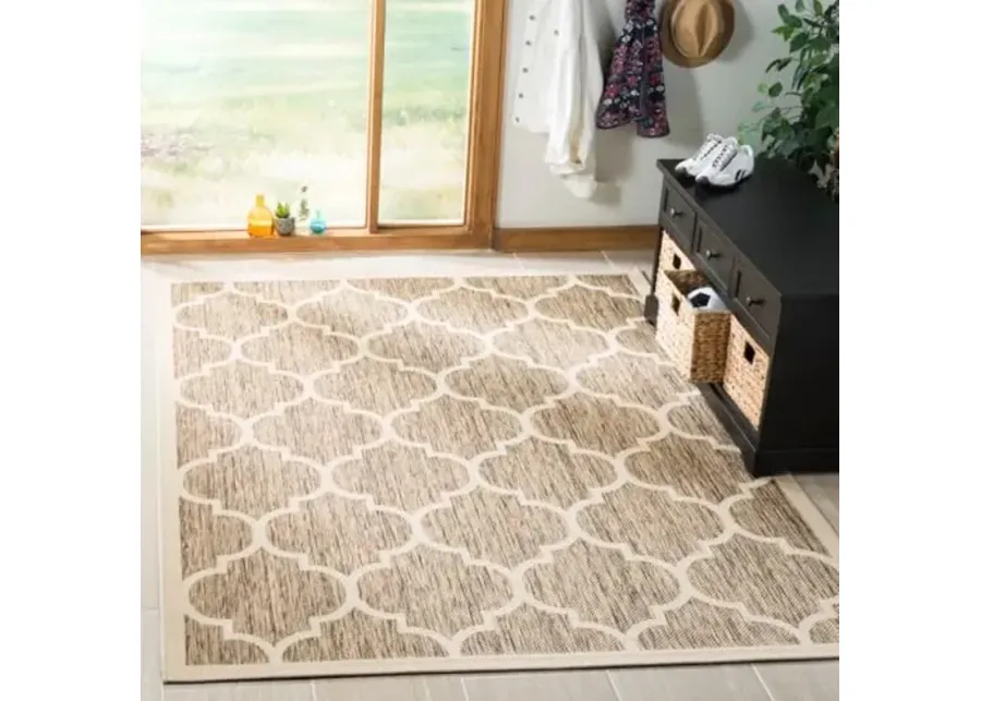 SAFAVIEH Courtyard Collection Accent Rug - 4' x 5'7\-48