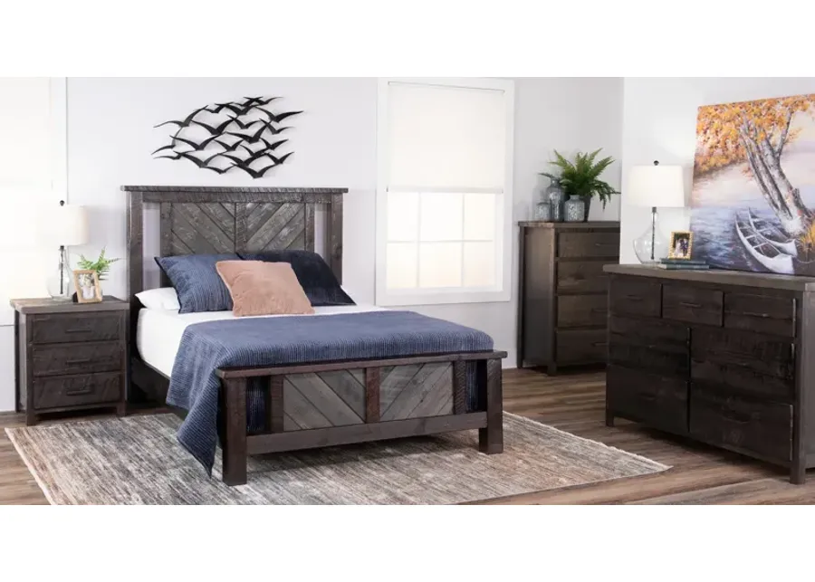 Woodshop Carriage Queen Bedroom Suite With 3 Drawer Nightstand