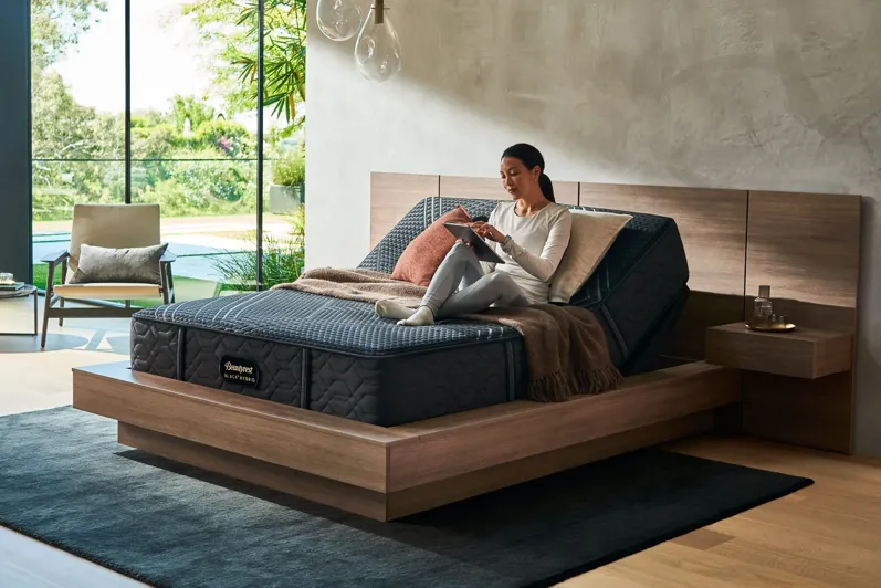 73241-beautyrest-black-series-1-firm-hybrid-queen-12-5-mattress-60-1.webp