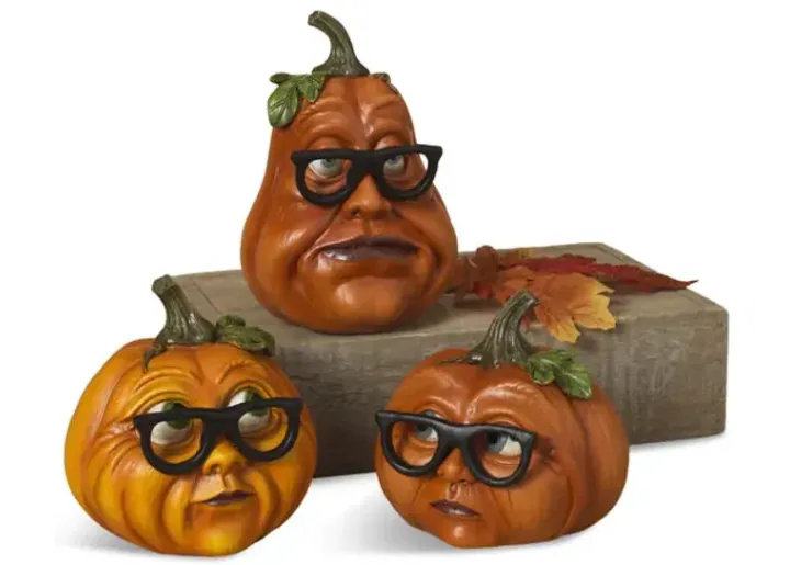 7516-pumpkin-head-with-glasses-1.webp