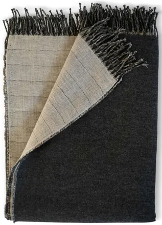 79345-reversible-ledge-throw-78-1.webp